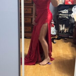 Elegant Red Satin Evening Gown with High Thigh Slit